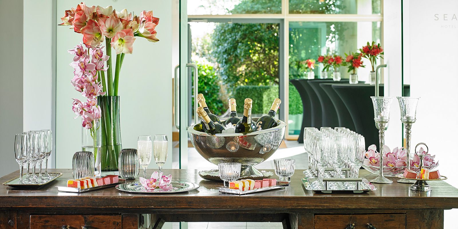 clubhouse_reception_table_2019